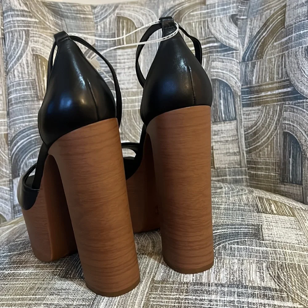 Gianni Bini Fenix Leather Peep Toe Woodgrain Platform Pumps